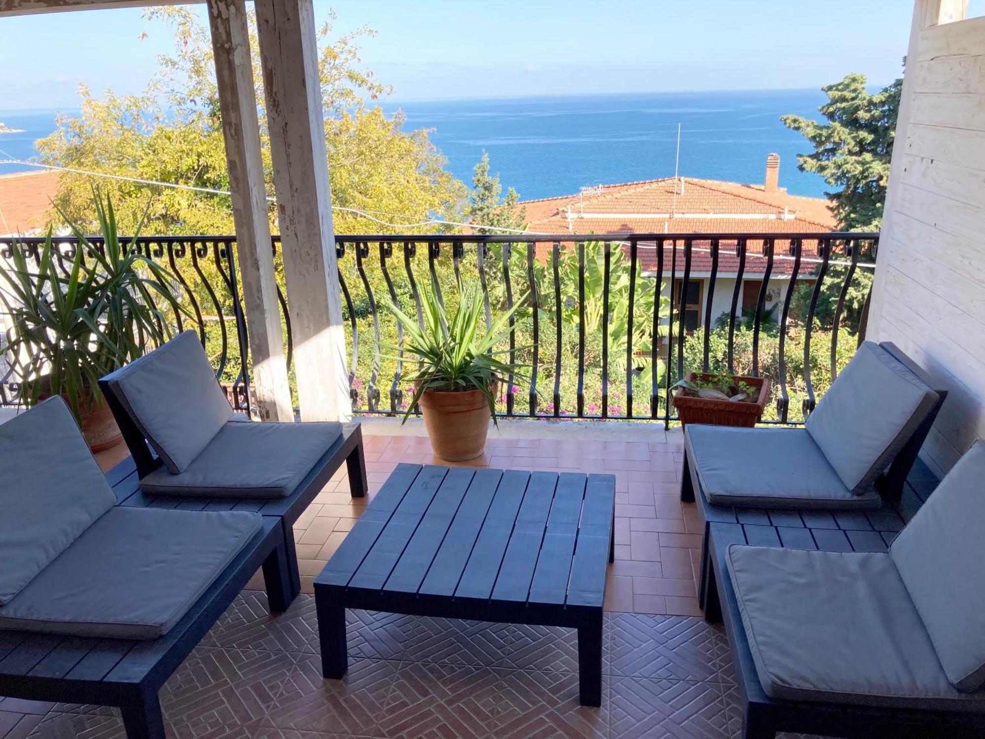 Villa Flore - Penthouse - Apartment In Villa カステルダッチャ エクステリア 写真